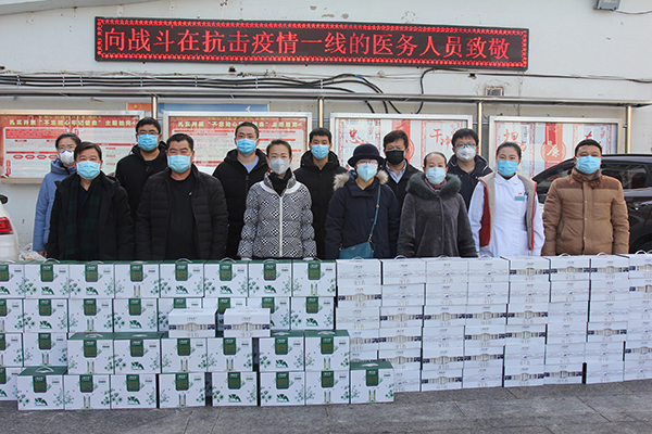 5（院工会为武汉前线队员送去慰问品）.jpg